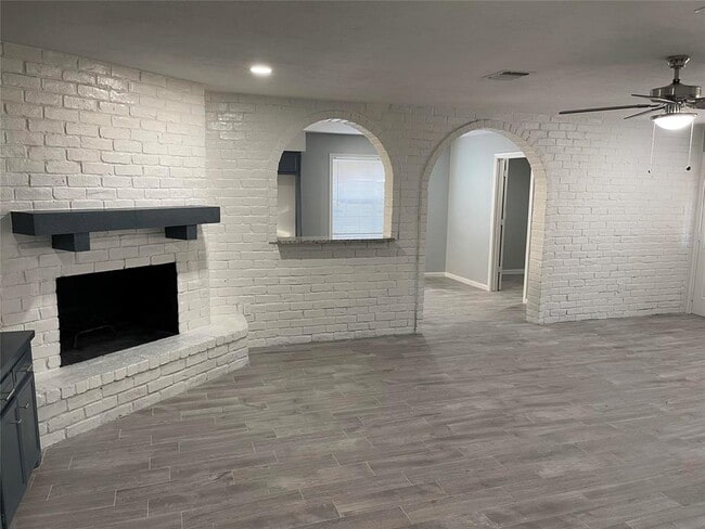 Building Photo - 28918 Savannah Dr