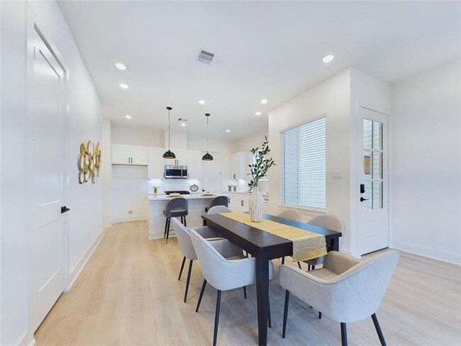 Building Photo - 3846 Seabrook St