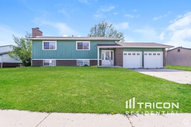 Building Photo - 6861 Millbrook Cir
