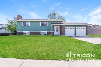 Building Photo - 6861 Millbrook Cir