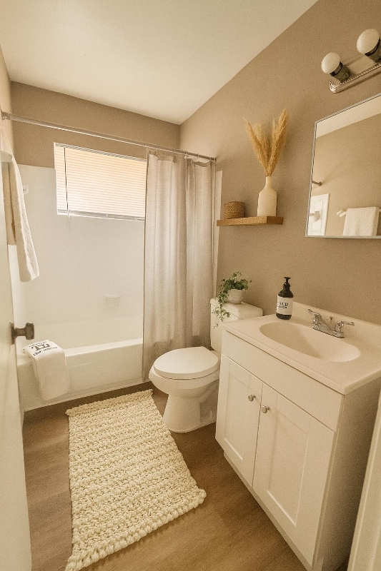 Photo - 1735 Delano Ave Apartment