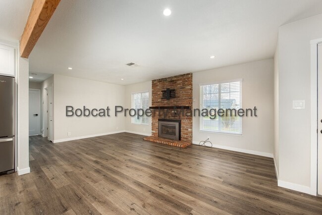 Building Photo - 1121 Spruce St