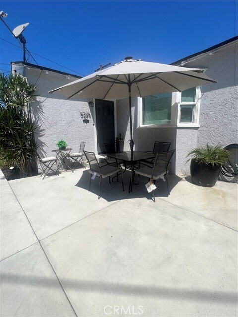 Building Photo - 5235 Aldama St