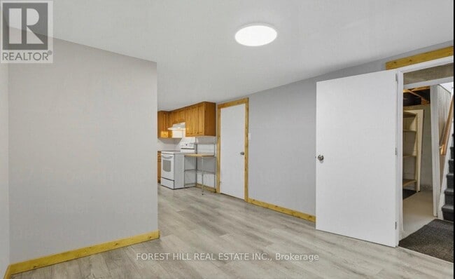 Building Photo - 27 Broadmoor Ave