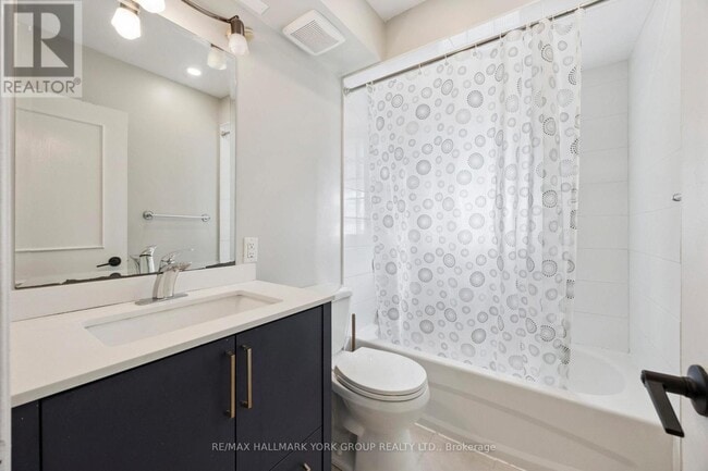 Photo du bâtiment - 207 Maplehurst Ave