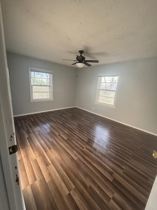 Foto del edificio - 103 N Poole St