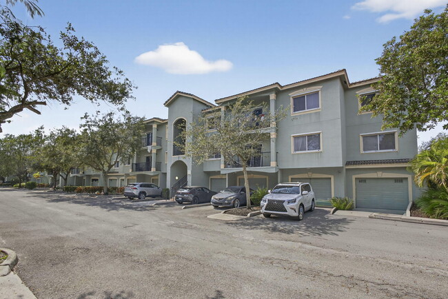 Building Photo - 340 Crestwood Cir