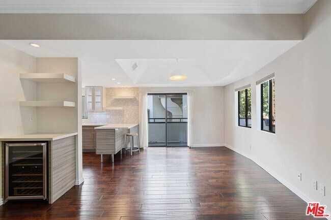 Foto del edificio - 10601 Ashton Ave