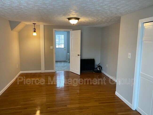 Foto del edificio - 939 Maplewood Ave