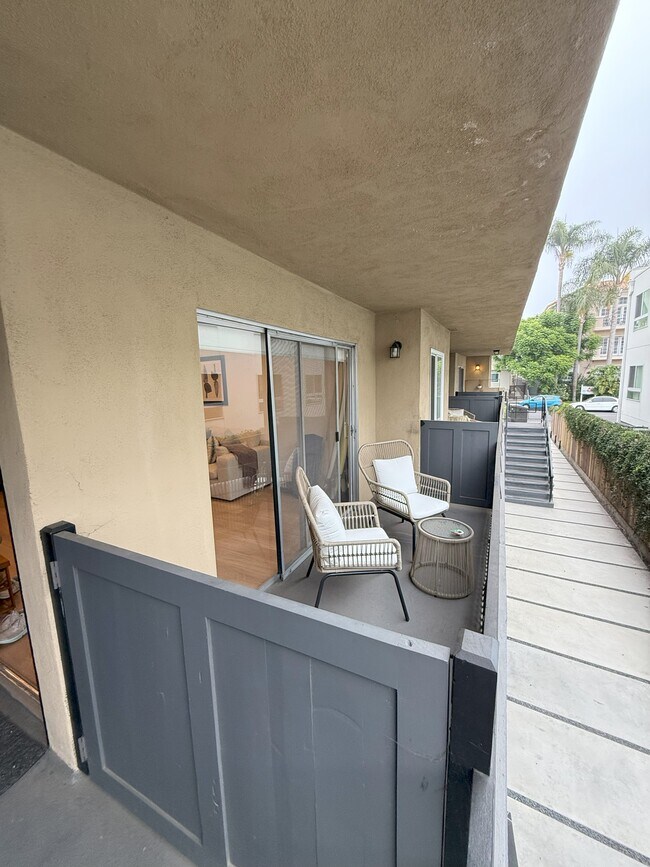 PATIO PRIVADO - 1737 Butler Ave