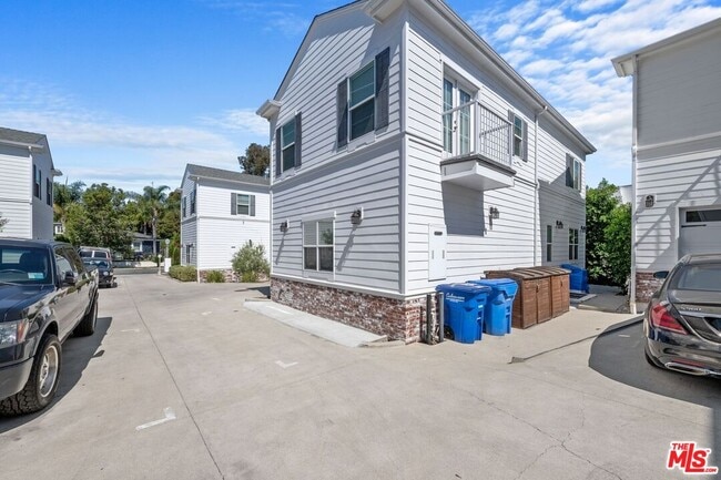Building Photo - 4227 Ince Blvd