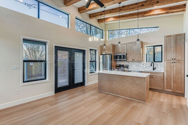 Foto del edificio - 154 S Stuart St