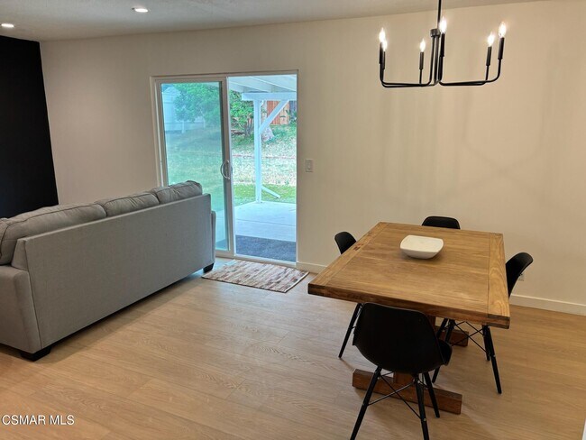 Foto del edificio - 1095 Calle Jazmin