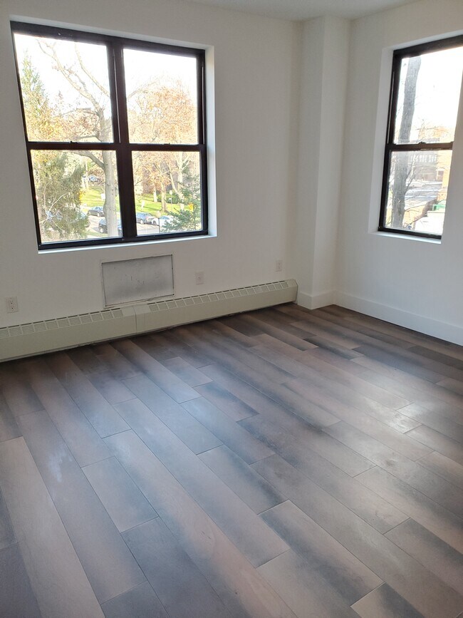 Foto del edificio - 3011 Edwin Ave