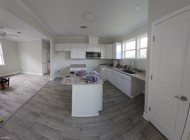Building Photo - 4 br, 2 bath Duplex - 8711 Apricot Street