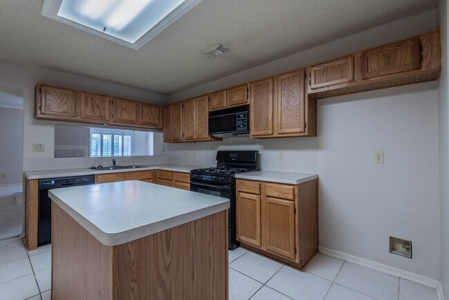 Foto del edificio - 8926 Village Hills Dr