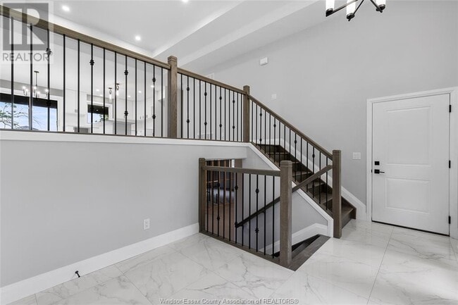 Building Photo - 158 Meloche Rd