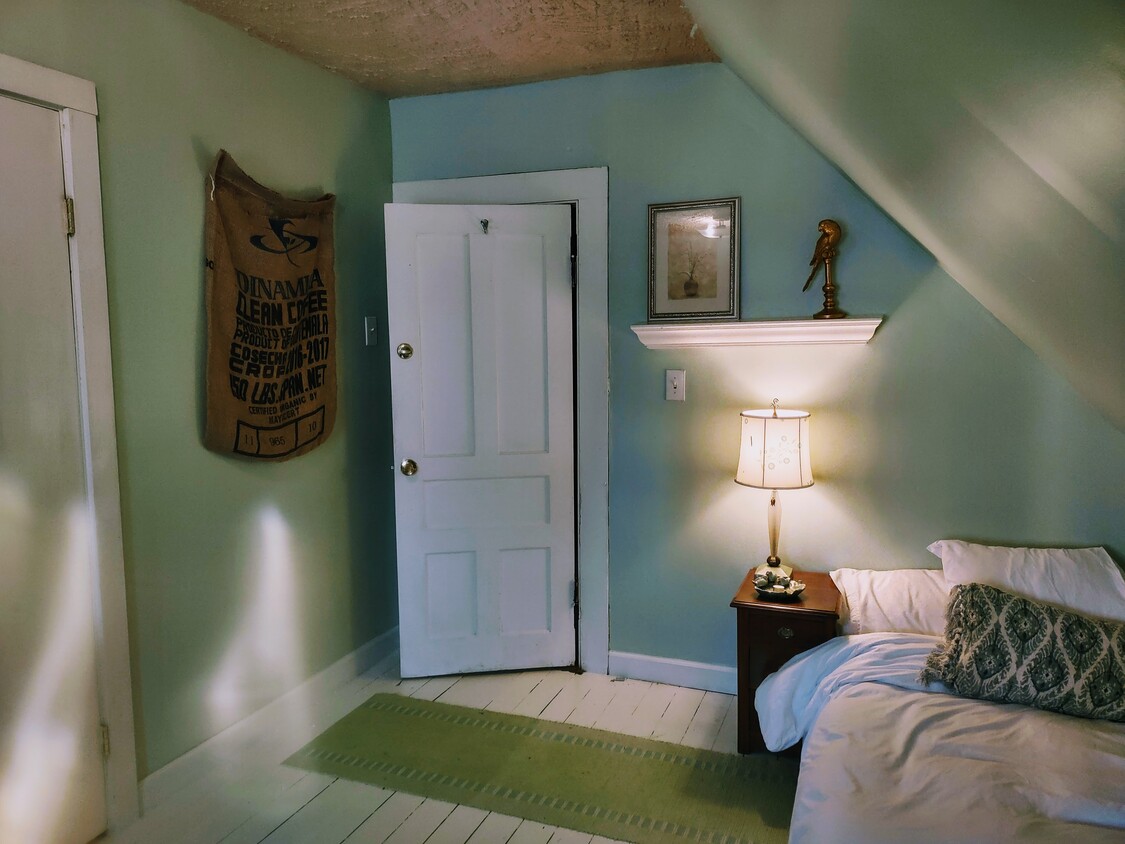 Photo - 281 Collins St (Hartford, CT)