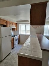Building Photo - 121 S Swall Dr