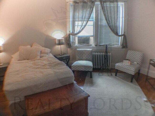 Building Photo - 27 Egmont St