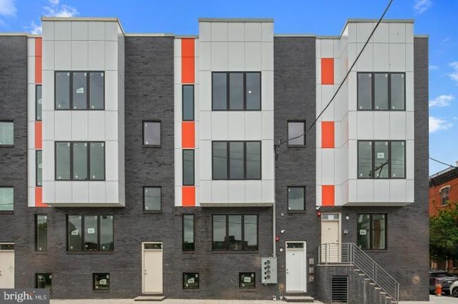 Building Photo - 1632 Cambridge St