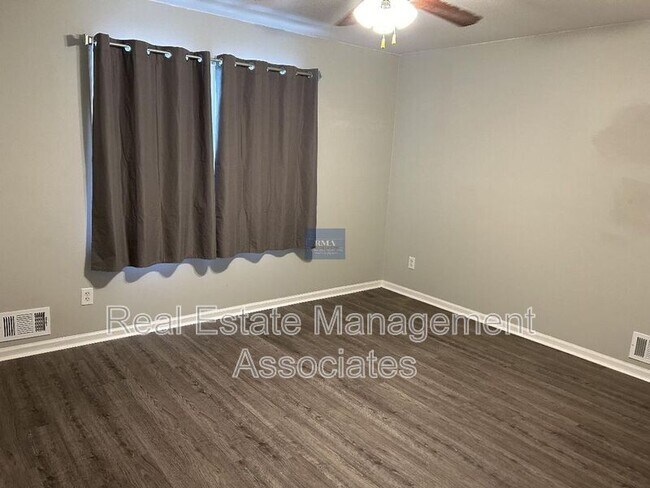 Foto del edificio - 252B N Mcdonough Rd