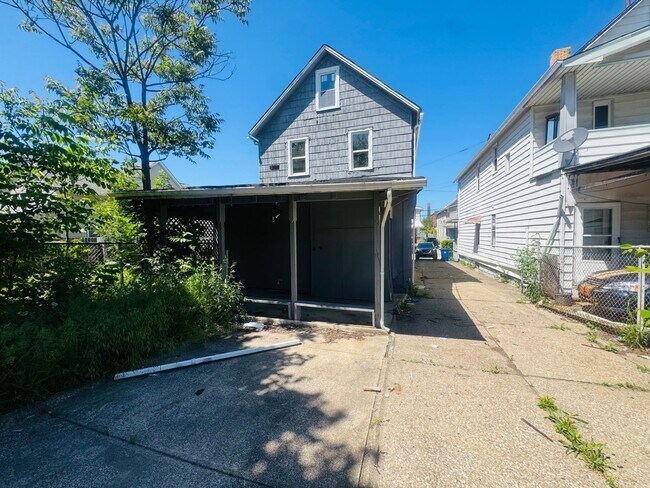 Foto del edificio - 3405 Roehl Ave