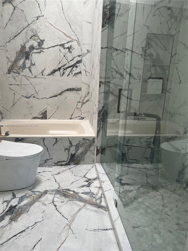 Foto del edificio - 321 NE 212th St