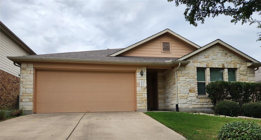 Foto principal - 7400 Longford Trail