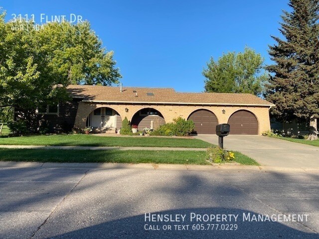Foto principal - 3111 Flint Dr