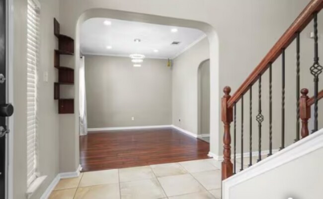 Foto del edificio - Stunning & Elegant Home in Forest Creek with Spacious Living & Prime Location