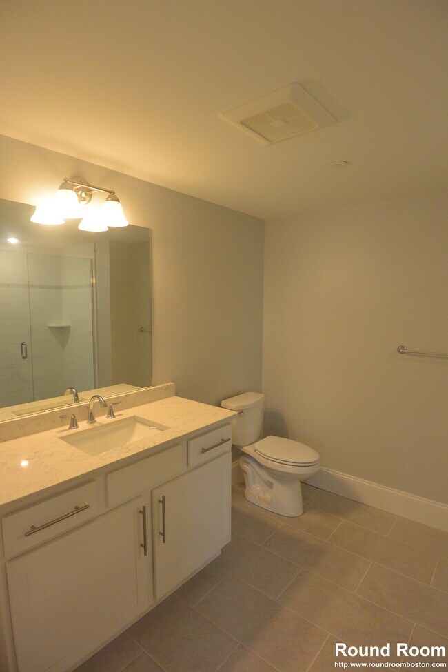 Building Photo - 120 Kenrick St