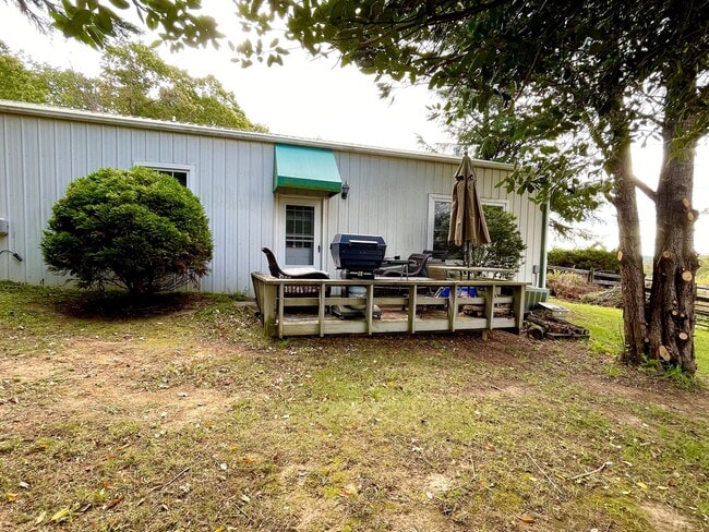 Building Photo - Available for the 2026-2027 lease term.