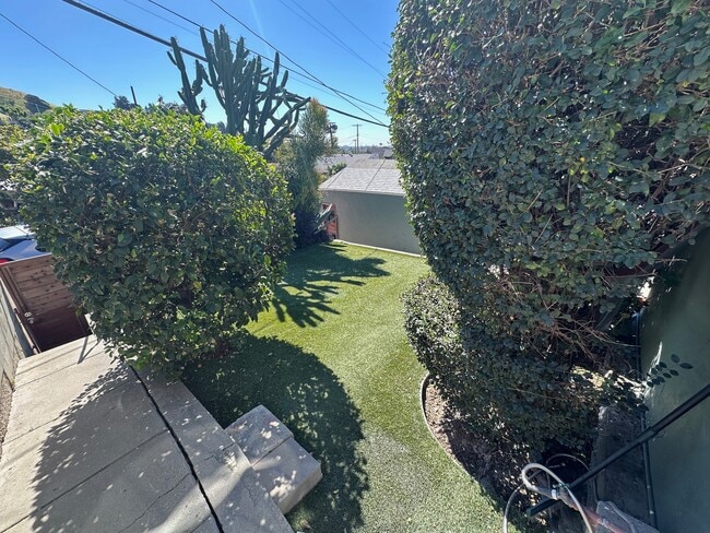 Building Photo - 3513 Loosmore St