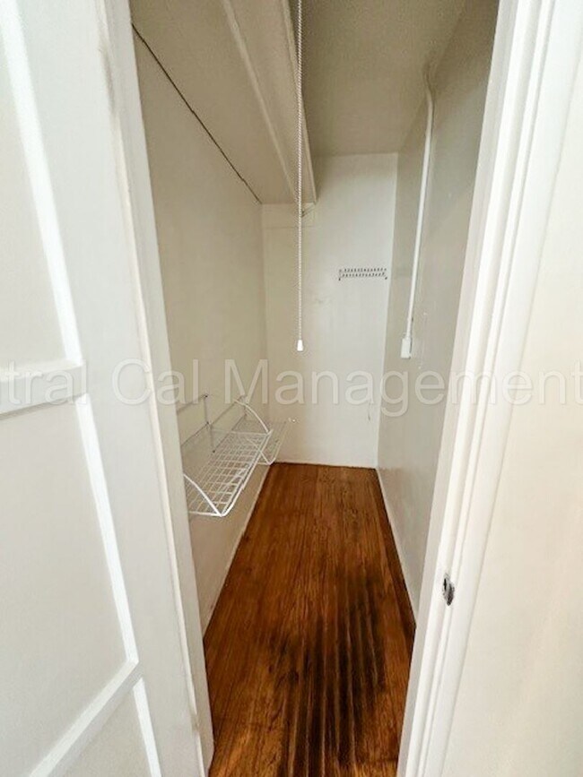 Building Photo - 2 Bedroom/1 Bath Home - $1425 Per Month!