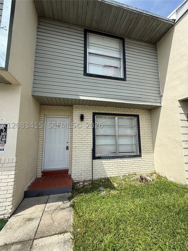 Building Photo - 470 NE 18th Ave