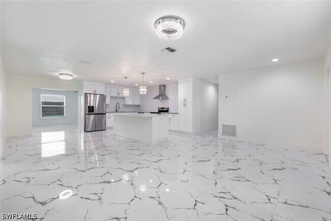 Foto del edificio - 6031 MacBeth Ln