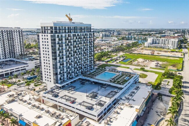 Foto del edificio - 5252 NW 85th Ave