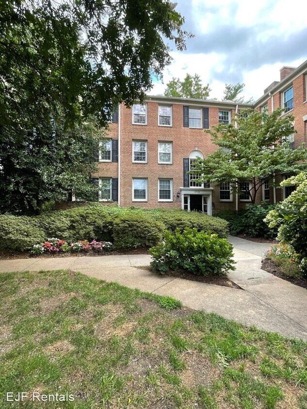 Foto principal - 2 br, 1 bath House - 2730 Ordway Street NW...