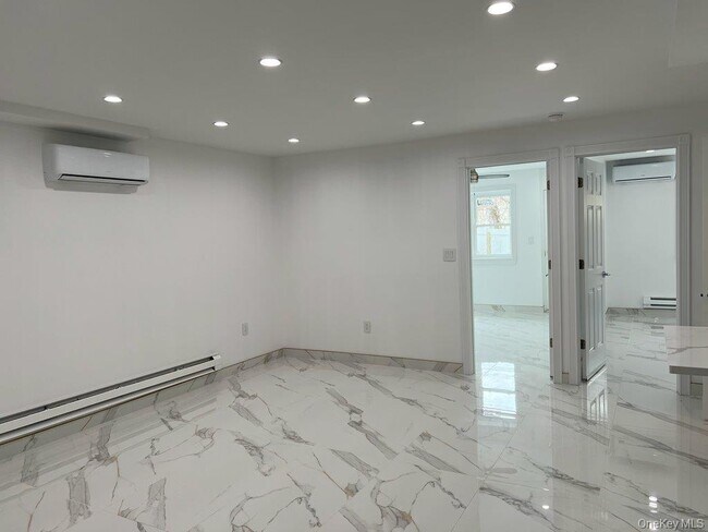 Foto del edificio - 730 E 217th St