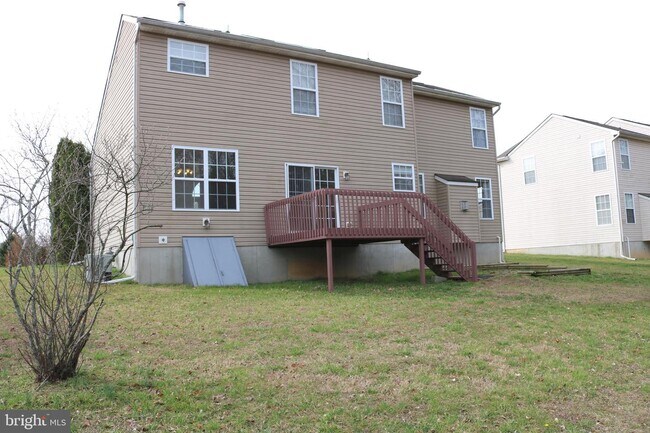 Foto del edificio - 47 Riverside Rd