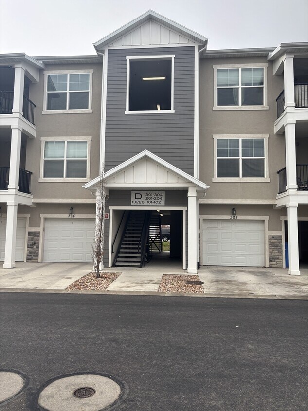 Foto principal - 3 bedroom condo in Herriman