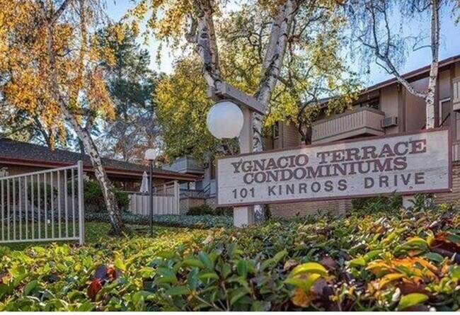 Foto del edificio - 101 Kinross Dr