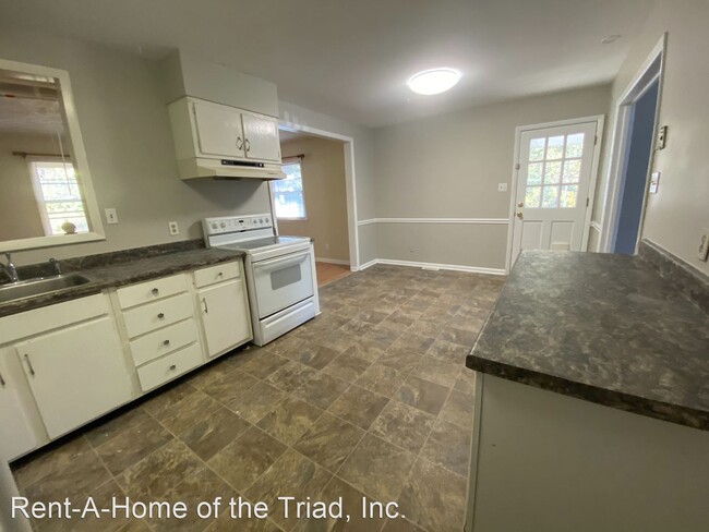 Building Photo - 3 br, 2 bath House - 2708 Hill-N-Dale Drive