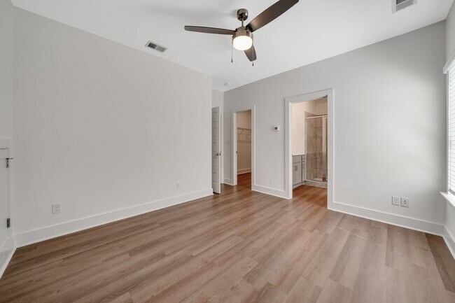 Foto del edificio - Pet-Friendly Home with Work-From-Home Space