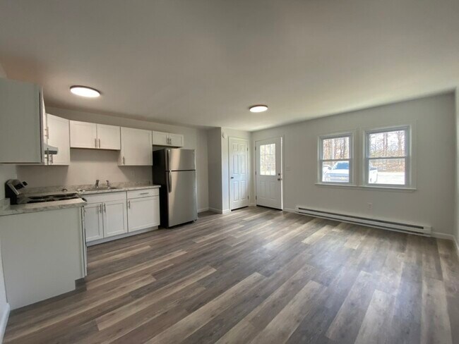 Foto del edificio - 779 Neighborhood Rd