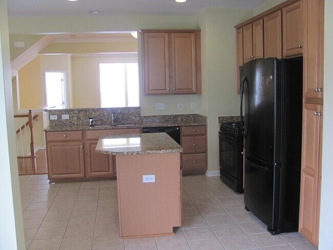 Foto del edificio - Available NOW - Must See Townhome in Liberty Crossing!
