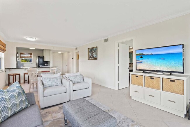 Foto del edificio - 180 Pebble Beach Blvd