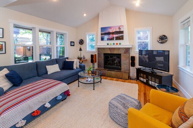 Foto del edificio - Beautiful Craftsman Style Home in Northwes...