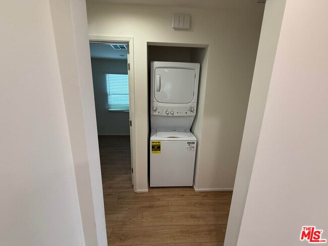 Foto del edificio - 2320 Carnegie Ln